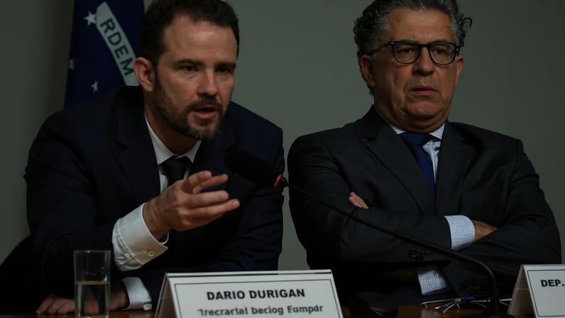 Brasília – DF – 12/05/2026 – Reunião da Comissão Especial da Câmara sobre o Fim da Escala 6x1 para debater os impactos econômicos da redução da escala de trabalho, sem redução de salário. Participou ministro da Fazenda, Dario Durigan. Foto Lula Marques/Agência Brasil