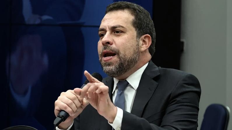 13 de maio de 2026 - Reunião da Comissão Especial da Câmara sobre o Fim da Escala 6x1 para ouvir o ministro da Secretaria-Geral da Presidência, Guilherme Boulos. Foto Lula Marques/Agência Brasil