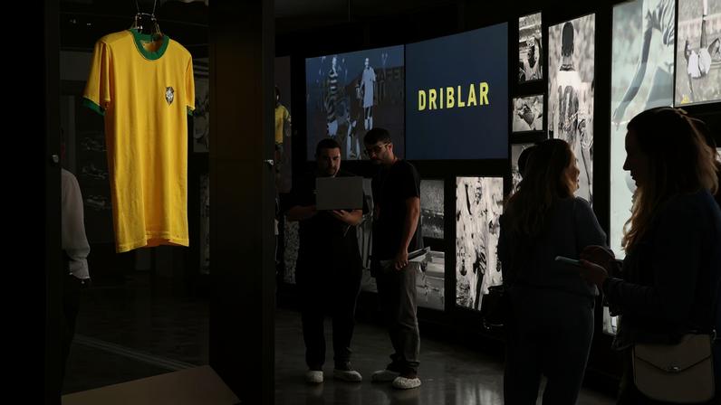 Museu do Futebol inaugura exposição sobre camisas da seleção brasileira
