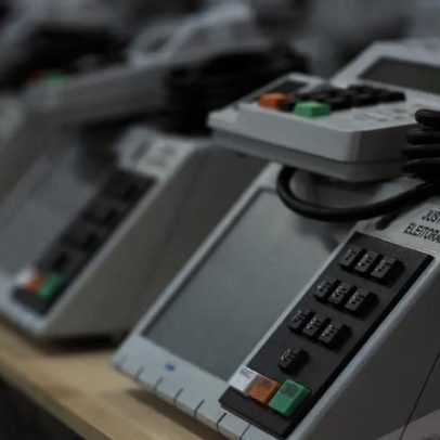 Presidente do TSE cria comissão para coibir IA ilegal em eleições