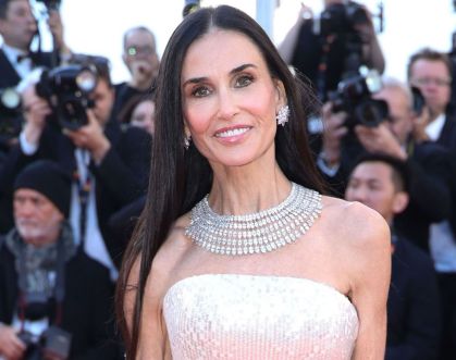 Demi Moore no tapete vermelho da cerimônia de abertura do 79º Festival de Cannes