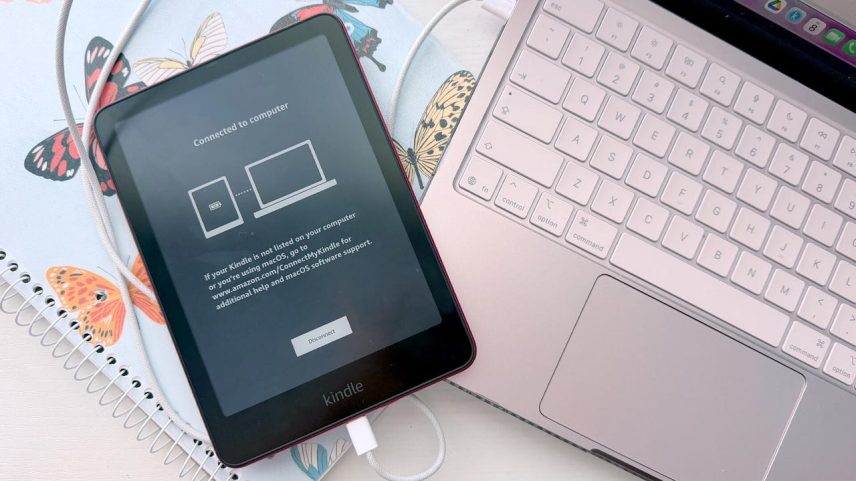 Kindle Paperwhite connected to laptop
