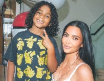 Kim Kardashian celebra 7º aniversário do filho com tema Pokémon