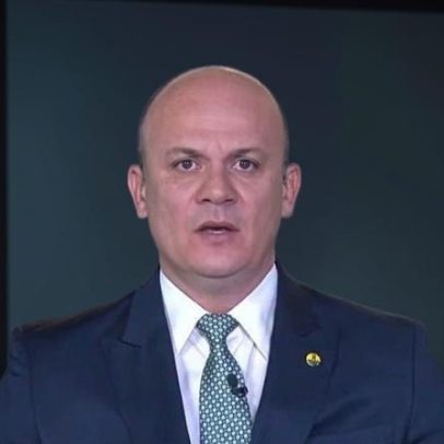 Líder da oposição diz que é página virada após áudio de Flávio