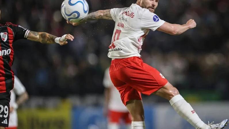 Red Bull Bragantino perde e se complica na Copa Sul-Americana