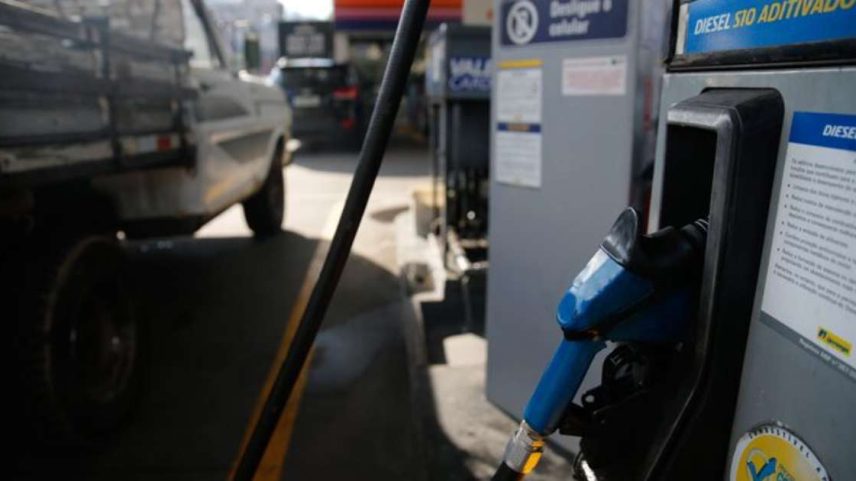 Greve de caminhoneiros causa desabastecimento de combustível em postos de gasolina da cidade de Teresópolis, na região serrana do Rio de Janeiro.