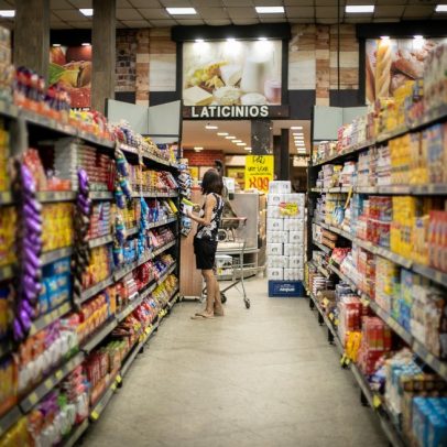 Vendas no varejo sobem acima do esperado e batem recorde no Brasil