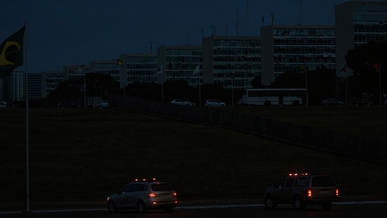 Brasília - Para evitar confrontos entre manifestantes pró e contra impeachment a Secretaria de Segurança Pública do Distrito Federal delimitou área na Esplanada dos Ministérios (José Cruz/Agência Brasil)