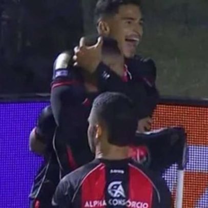 Vitória vence o Coritiba com goleada no Barradão e encosta no G6