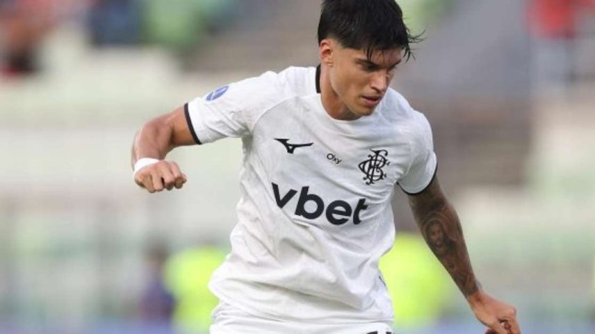 Tucu desfilou talento no gramado de Caracas