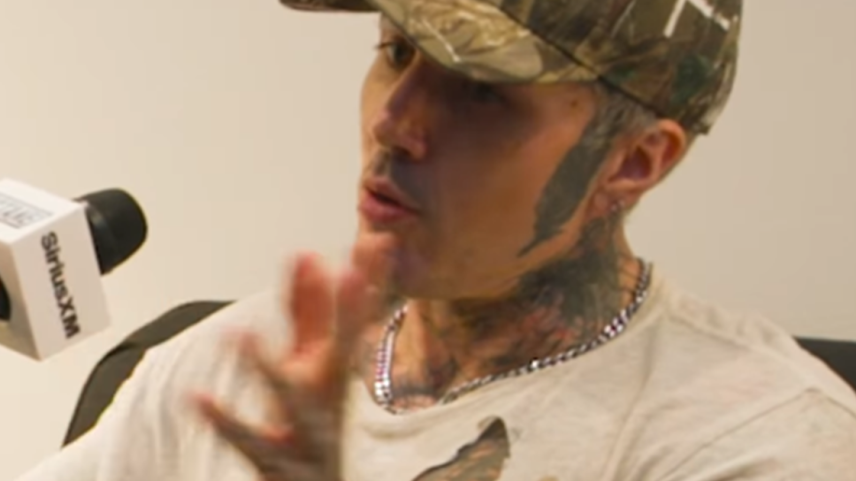 Oli Sykes (BMTH) explica por que chama fãs para cantarem no palco