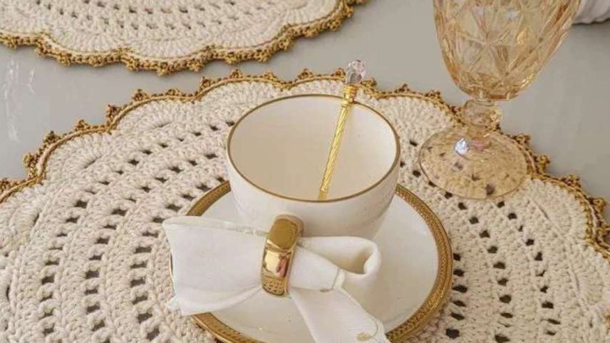 Mesa posta de Dia das Mães com crochê para tornar o almoço mais afetuoso