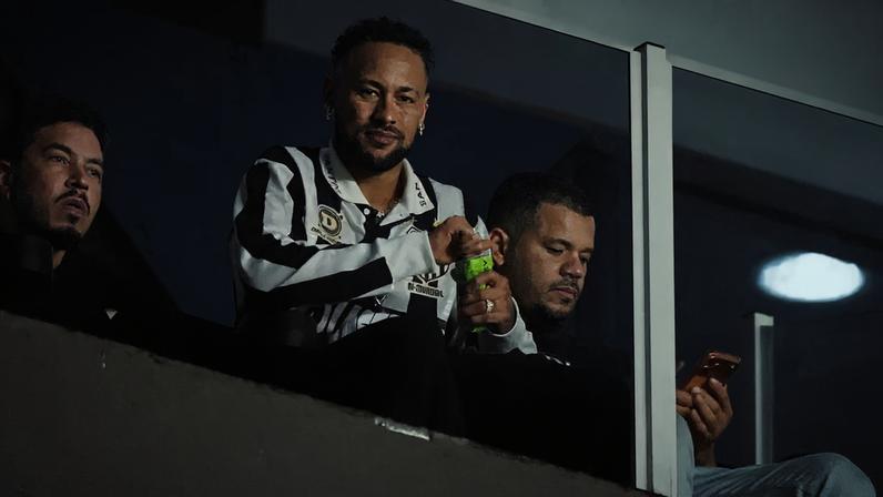 Neymar na tribuna da Vila Belmiro para assistir Santos x Cuenca –