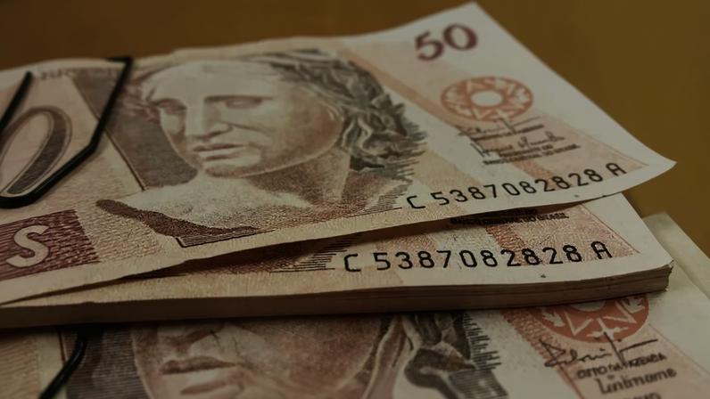 Notas de R$ 50 — Foto: Daniel Isaia/Agência Brasil