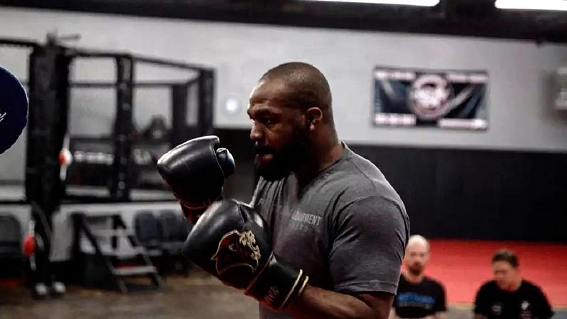 Jon Jones treinando
