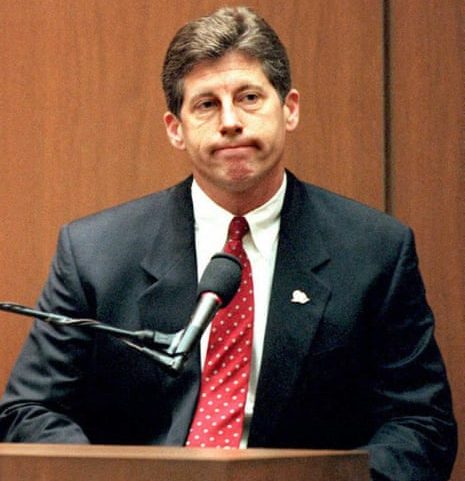 Detetive de Los Angeles, condenado por mentir no caso O. J. Simpson, morre