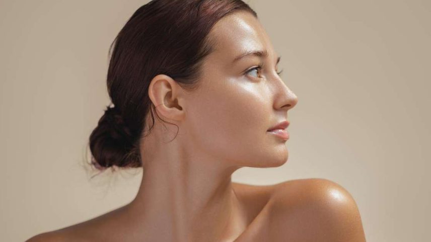 Glass skin aposta em leveza e hidratação para suavizar manchas sem marcar linhas