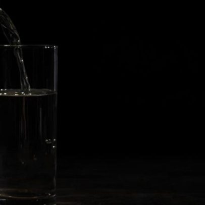 Excesso de água pode causar hiponatremia e desequilíbrio de sódio