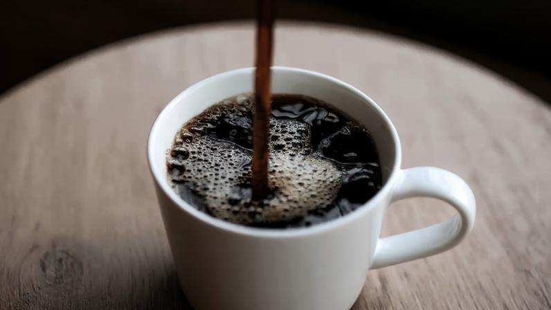 Estudo revela quantas xícaras de café por dia são recomendadas para reduzir os níveis de estresse