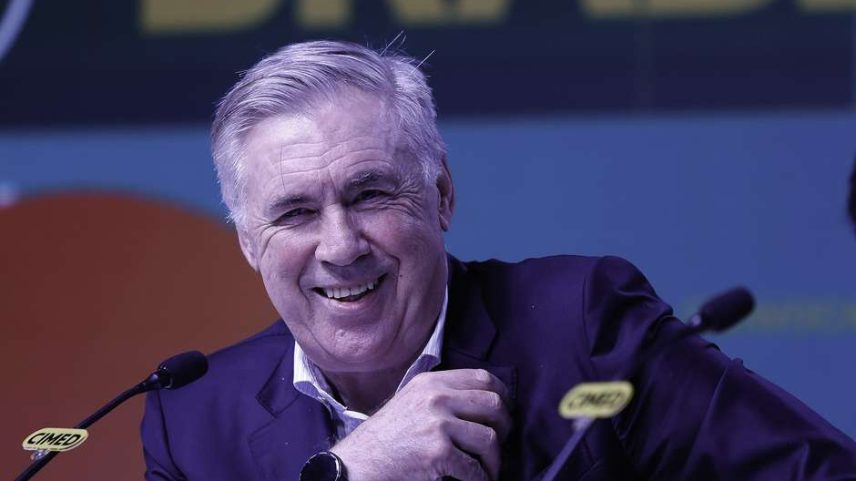 Carlo Ancelotti durante coletiva de imprensa