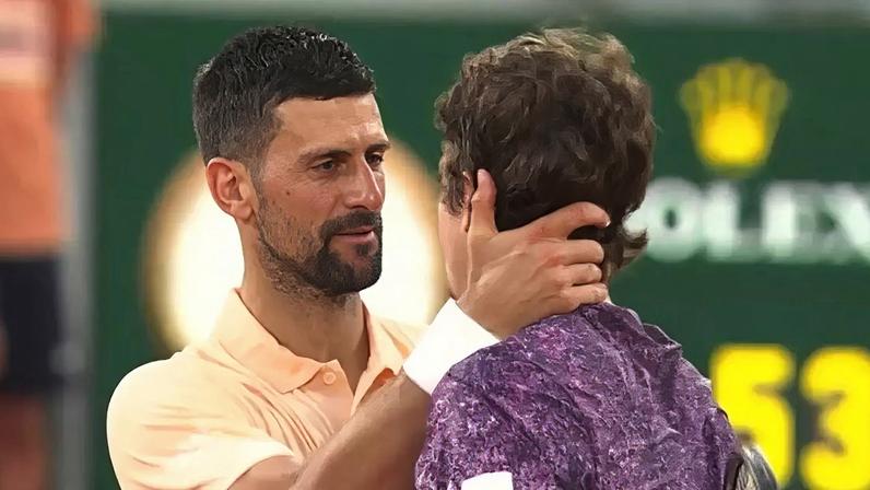 Novak Djokovic perdeu de virada para o brasileiro João Fonseca