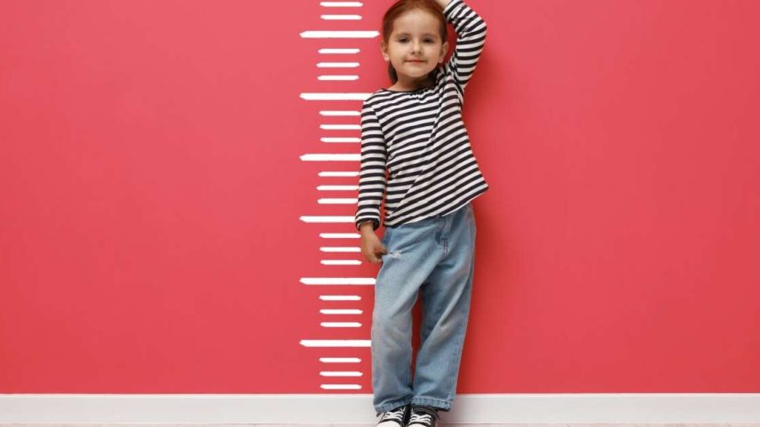 O desenvolvimento infantil sofre influência direta de hábitos como nutrição, rotina de sono, prática de exercícios e equilíbrio emocional