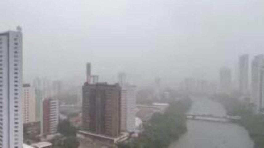 Chuva no Recife.