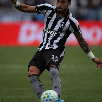 Alex Telles concede entrevista à BotafogoTV em boa fase