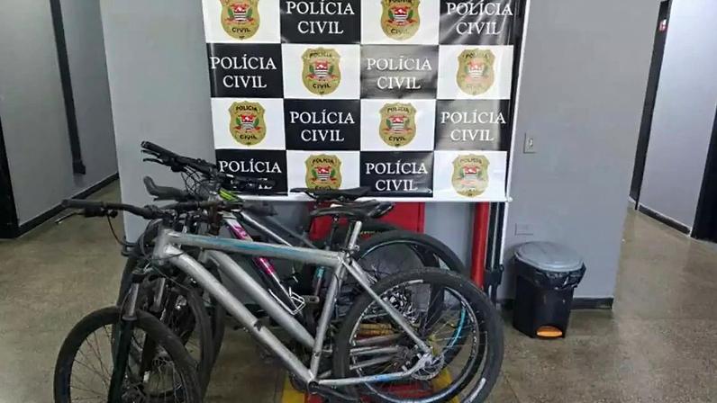 Foram apreendidos celulares, computadores e bicicletas em operação contra gangue das bikes.