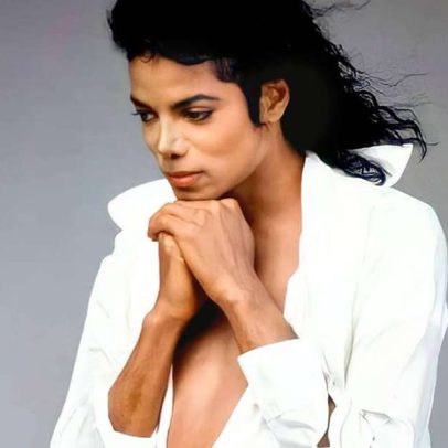 Michael Jackson é nº1 no Reino Unido pela primeira vez em 17 anos