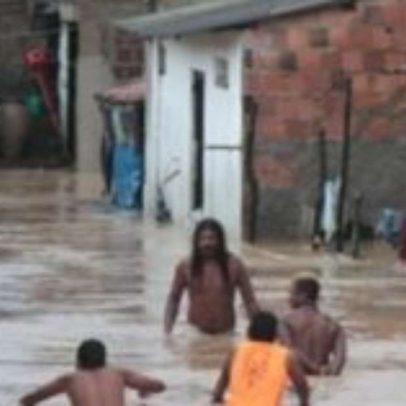 Rio Capibaribe transborda, impactando Recife e a Região Metropolitana