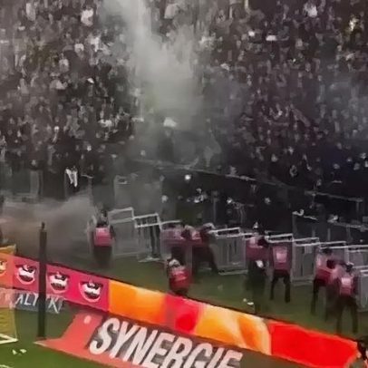 Vândalos invadem o campo em Nantes e partida é cancelada
