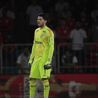 Léo Jardim vê Rossi em mau momento e pode mantê-lo como titular