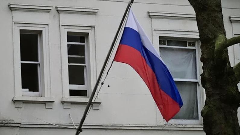 Rússia mira incessantemente infraestruturas críticas e democracia, diz GCHQ