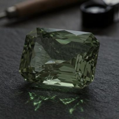 Quartzo de dureza 7 aquecido a 500°C adquire tom esverdeado exclusivo