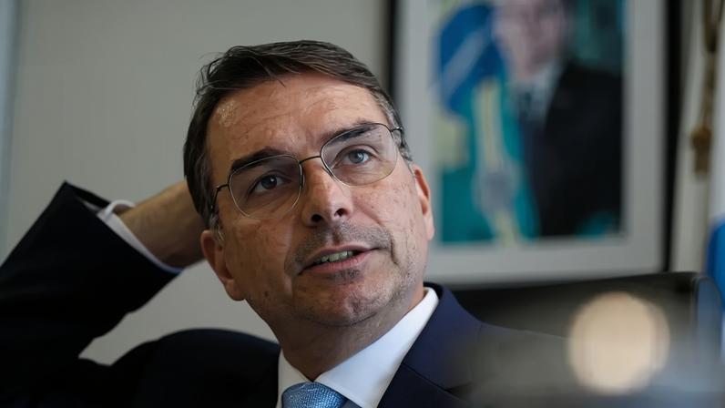 Flávio Bolsonaro — Foto: Brenno Carvalho/Agência O Globo