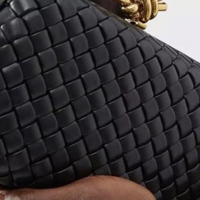 Como usar a clutch: a bolsa queridinha de Bruna Marquezine