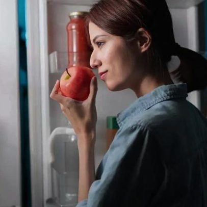 Comer maçã à noite pode ajudar a dormir: entenda o efeito da fruta no sono