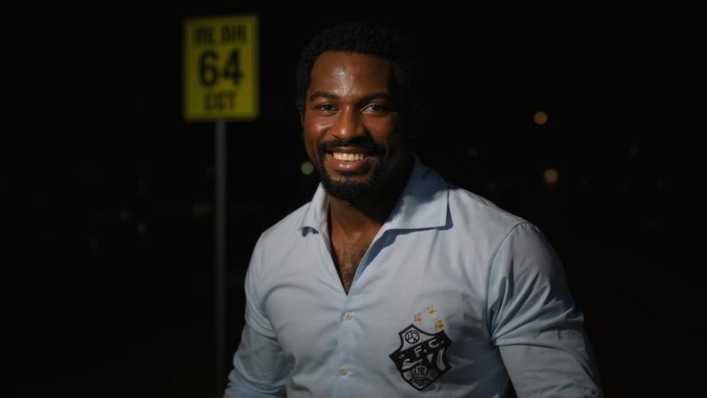 Fotografia do Jogador Pelé e o jogador Jonas Eduardo Américo.