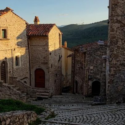 Vila italiana oferece casa e 44 mil euros para novos moradores
