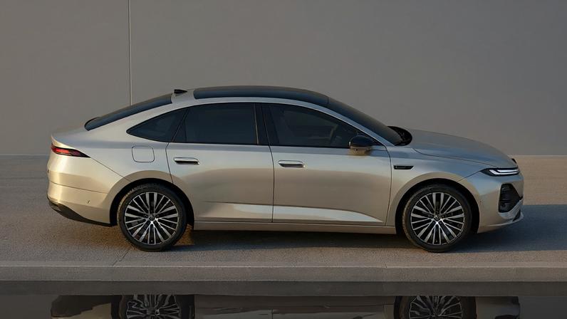 Maior que um Jetta e com 160 km de autonomia elétrica: este é o novo sedã híbrido plug-in da Volkswagen.