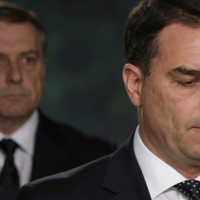 Filme sobre Bolsonaro é visto como ameaça à candidatura de Flávio, diz FT