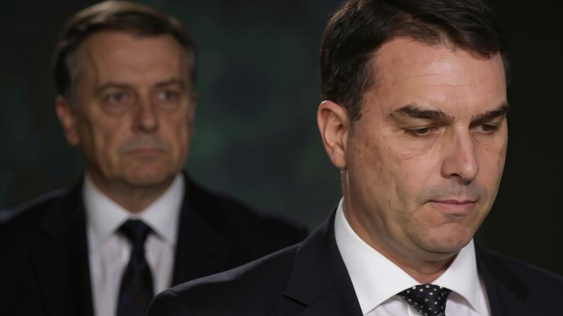 Financial Times reporta que Flávio foi 'ungido' como o herdeiro de Jair Bolsonaro
