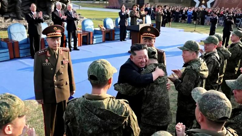 Kim Jong-un instou os comandantes a elevar seu nível de prontidão de combate e a "permanecer em alerta máximo"