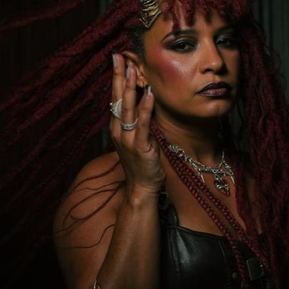 Larissa Luz retorna ao rock e fala em desconstruir estruturas