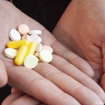 Remédios despejados em rios favorecem o surgimento de superbactérias