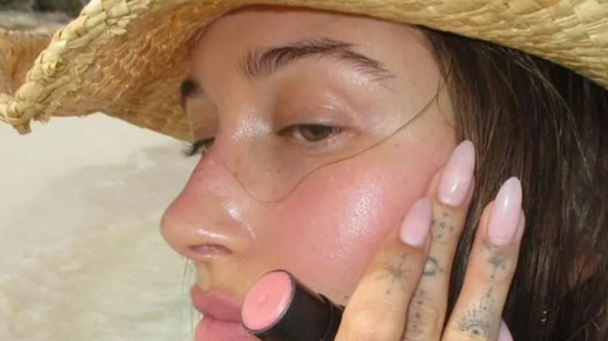 O blush cremoso virou o grande favorito por entregar efeito natural e acabamento leve na pele.