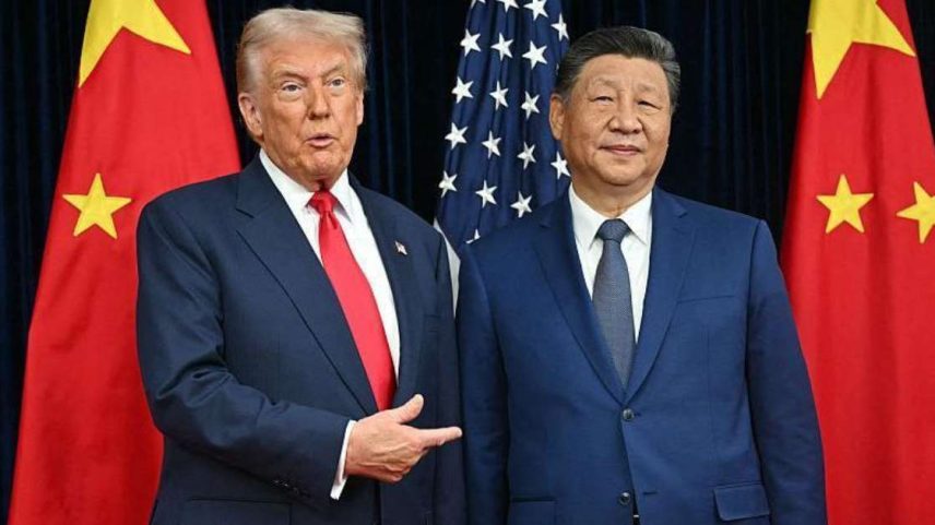 Os presidentes dos EUA, Donald Trump, e da China, Xi Jinping, durante encontro entre os dois em 30/10/2025