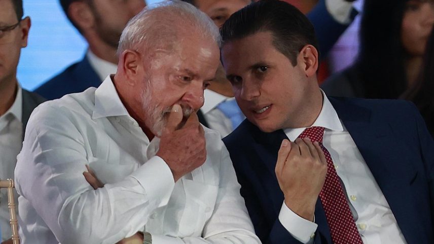 Presidente Lula e o presidente da Câmara, Hugo Motta, em solenidade oficial, em março de 2026