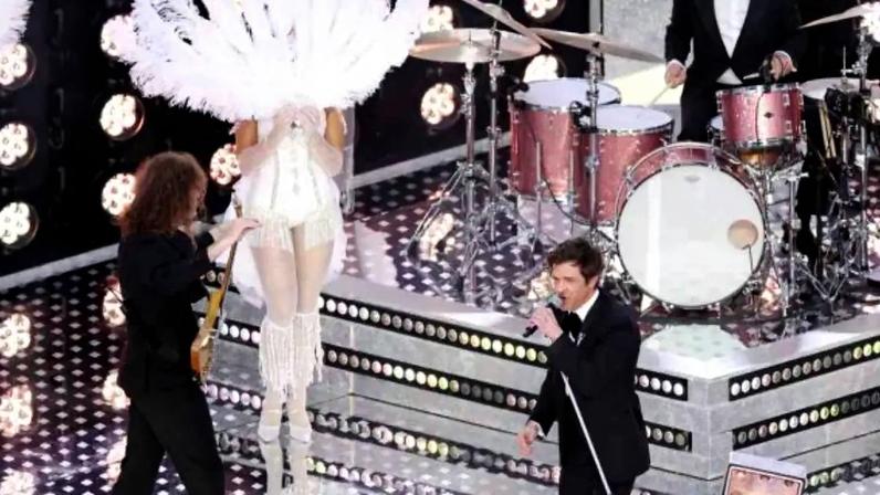 Reprodução - Legenda: The Killers leva clima de Las Vegas à final da Champions / Jogada10